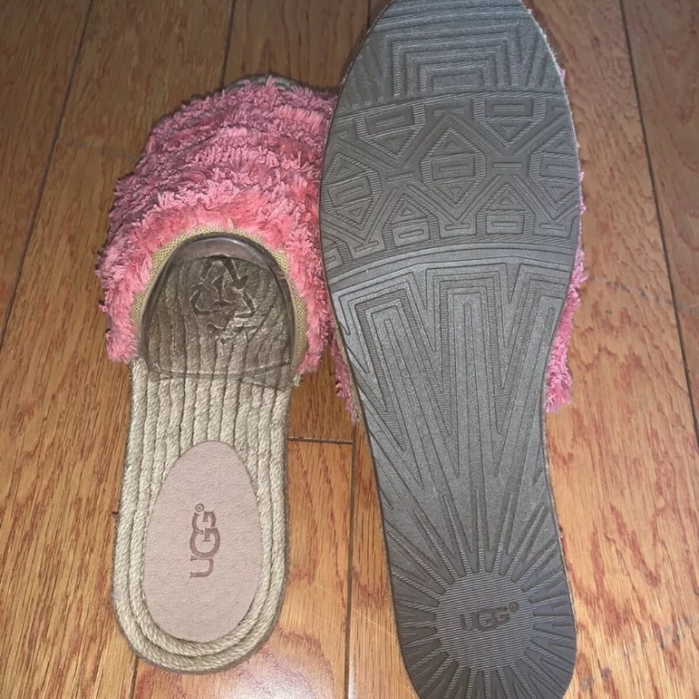 Woman’s size 9 Edith ugg slippers
